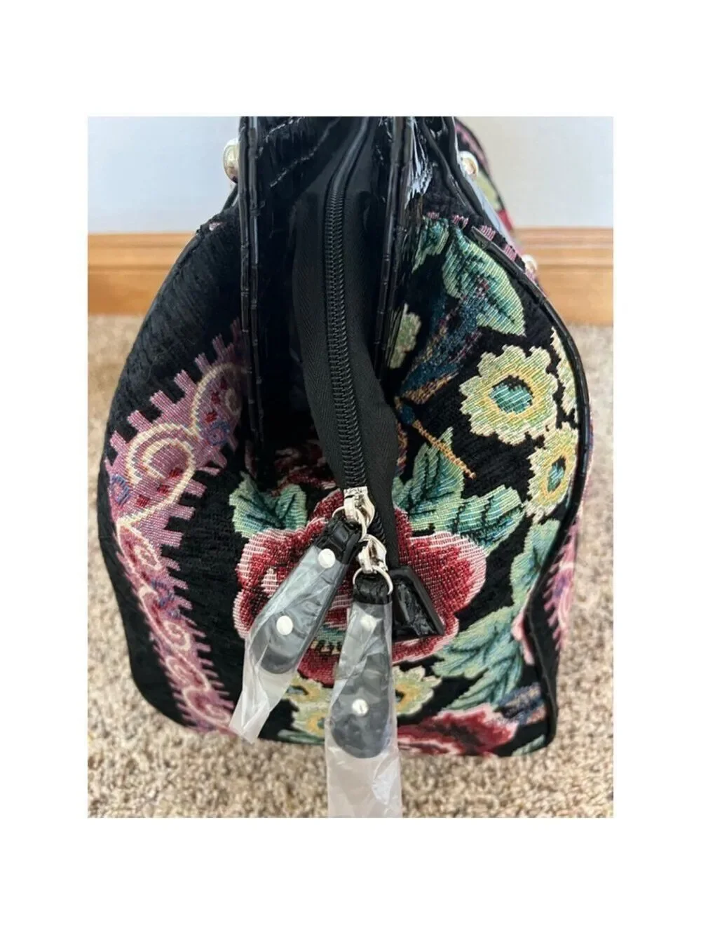 Women's mod/x Black Red Floral Tapestry Satchel One Size
